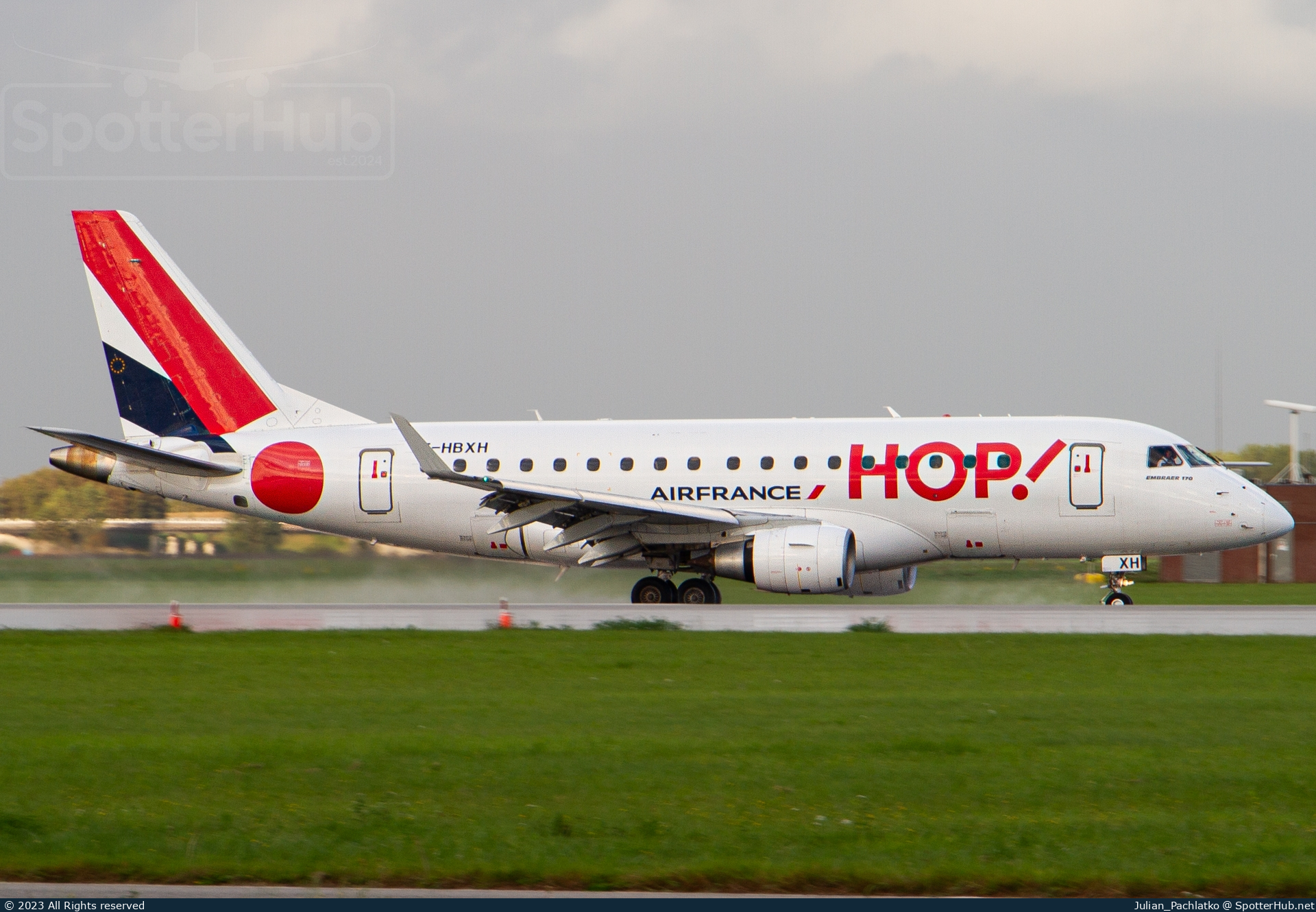 Photo of F-HBXH - Embraer ERJ-170STD operated by Air France HOP