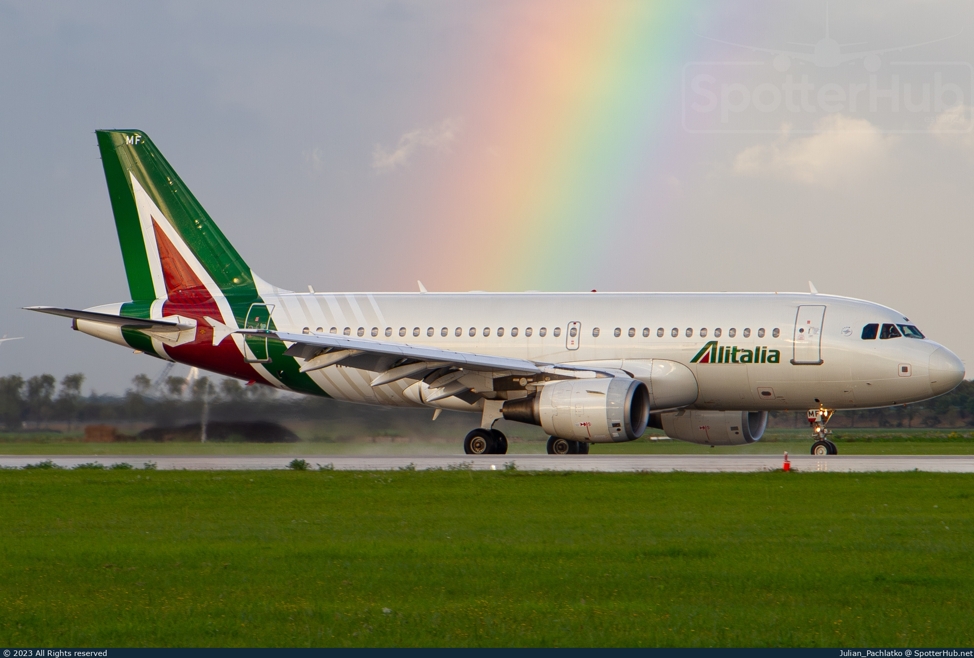 Photo of EI-IMF - Airbus A319-112 operated by Alitalia