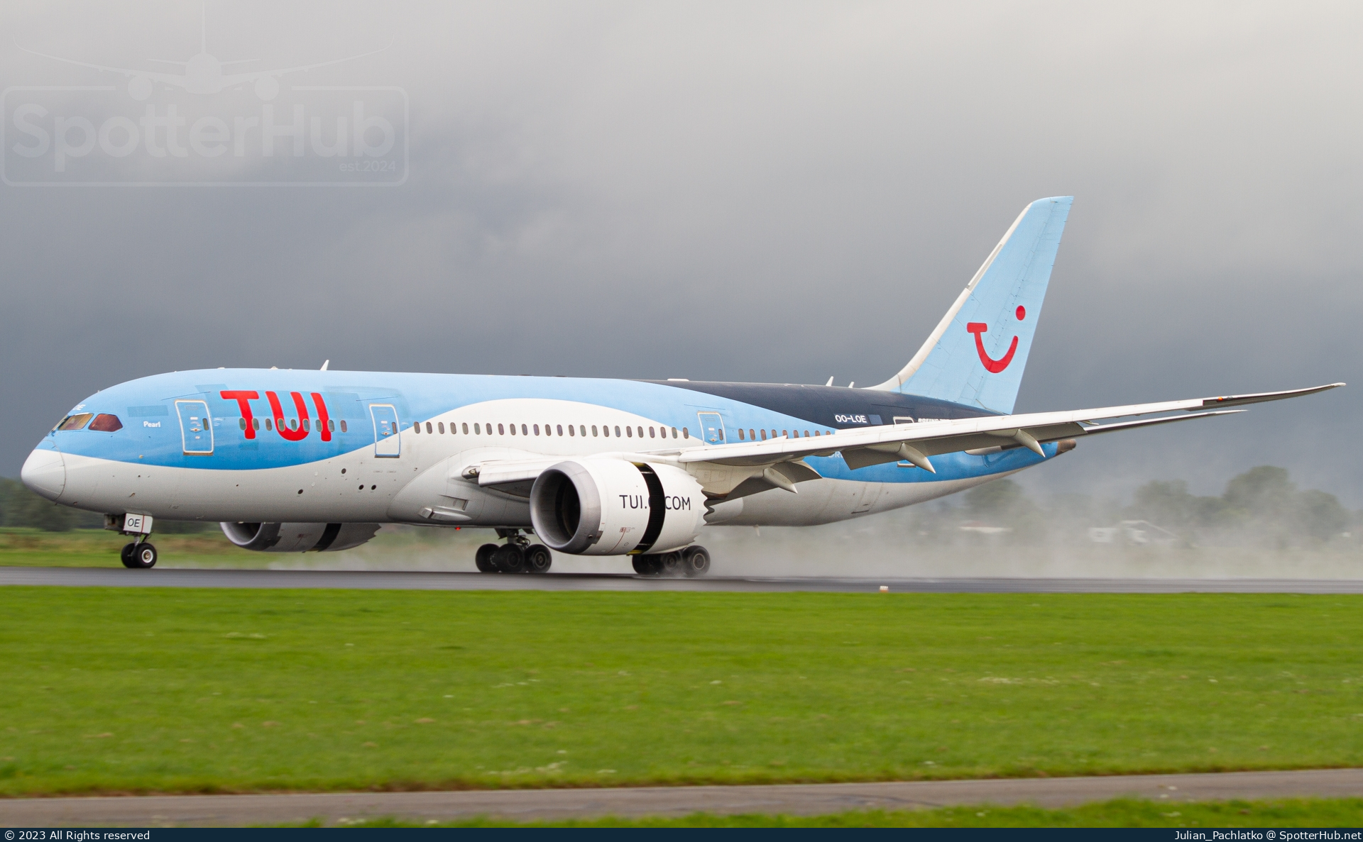 Photo of OO-LOE - Boeing 787-8 Dreamliner operated by TUI Airlines Belgium