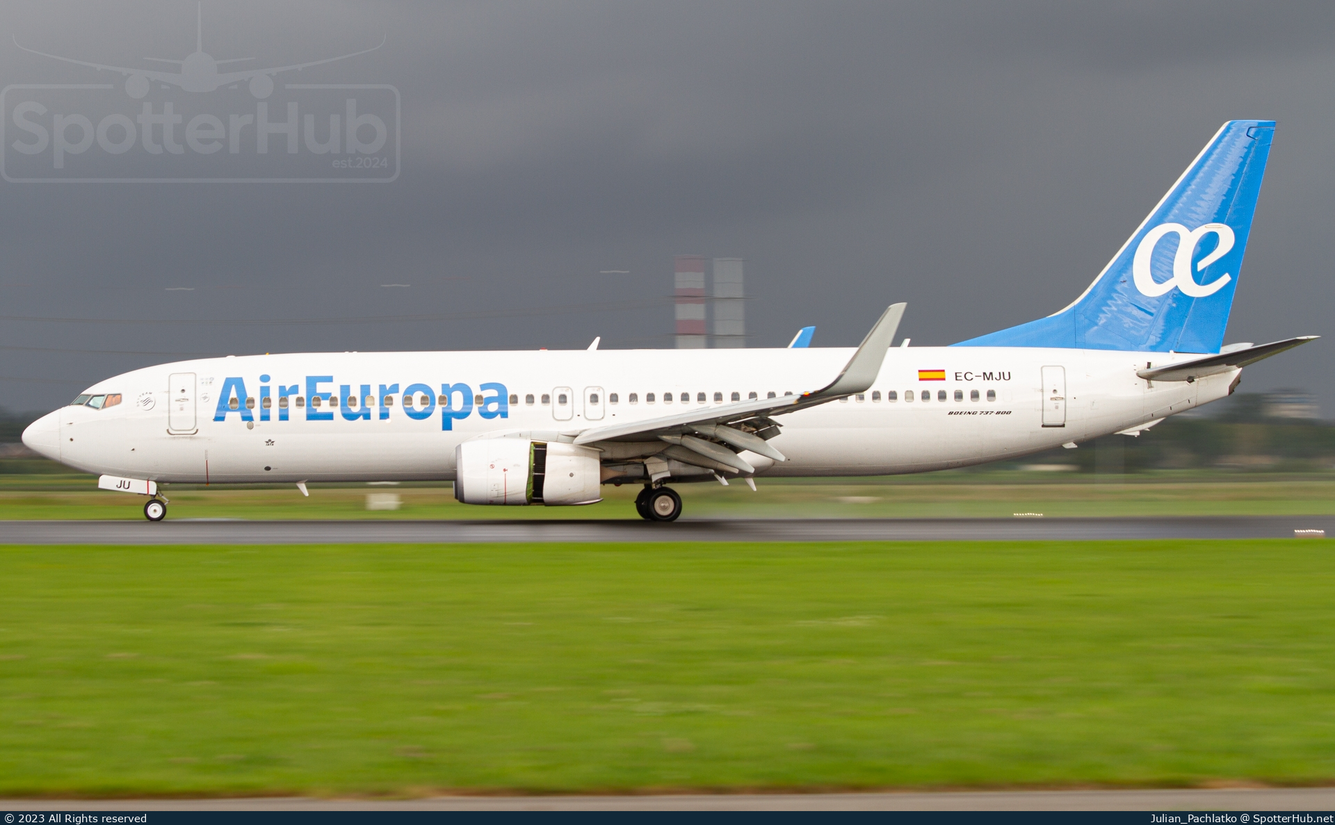 Photo of EC-MJU - Boeing 737-85P operated by Air Europa