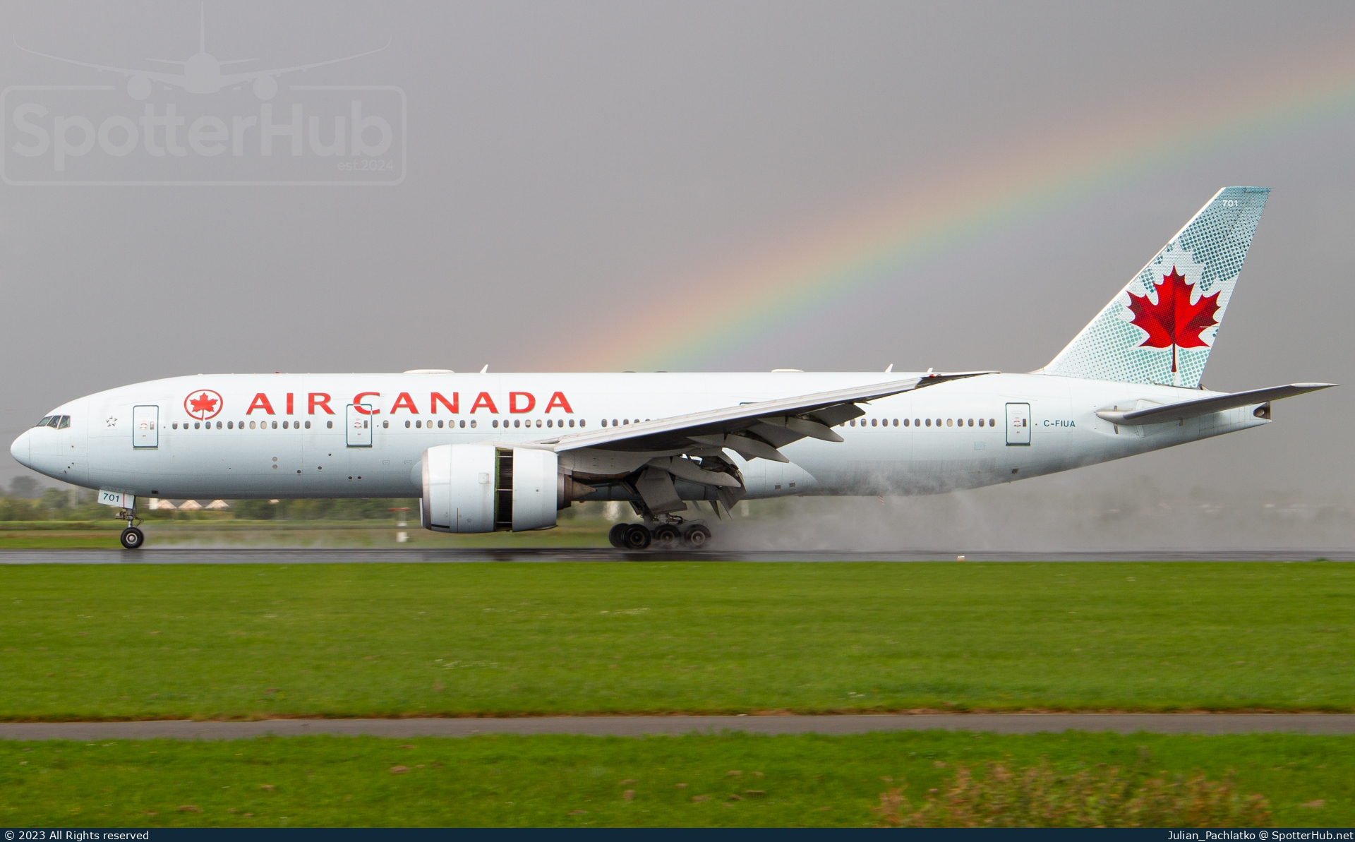 Photo of C-FIUA - Boeing 777-233(LR) operated by Air Canada