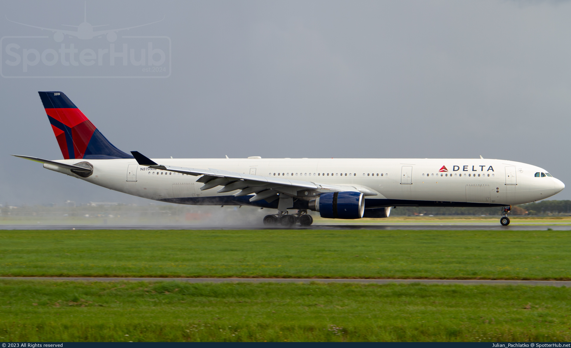 Photo of N819NW - Airbus A330-323 operated by Delta Air Lines