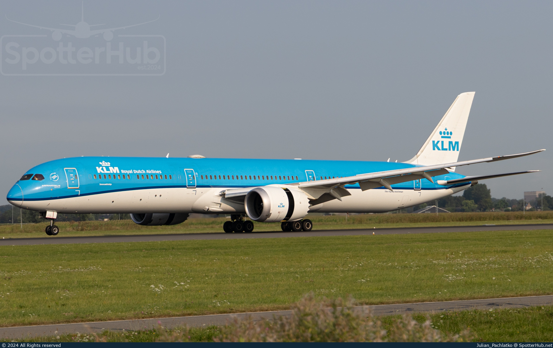 Photo of PH-BKF - Boeing 787-10 Dreamliner operated by KLM Royal Dutch Airlines