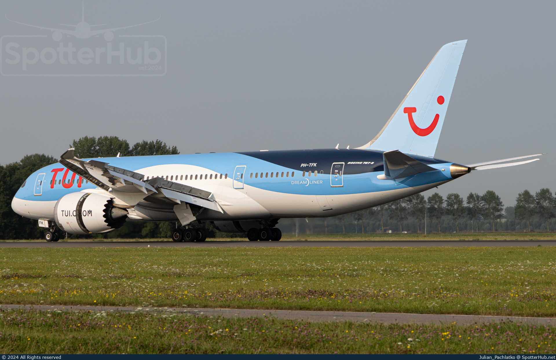 Photo of PH-TFK - Boeing 787-8 Dreamliner operated by TUI Airlines Nederland