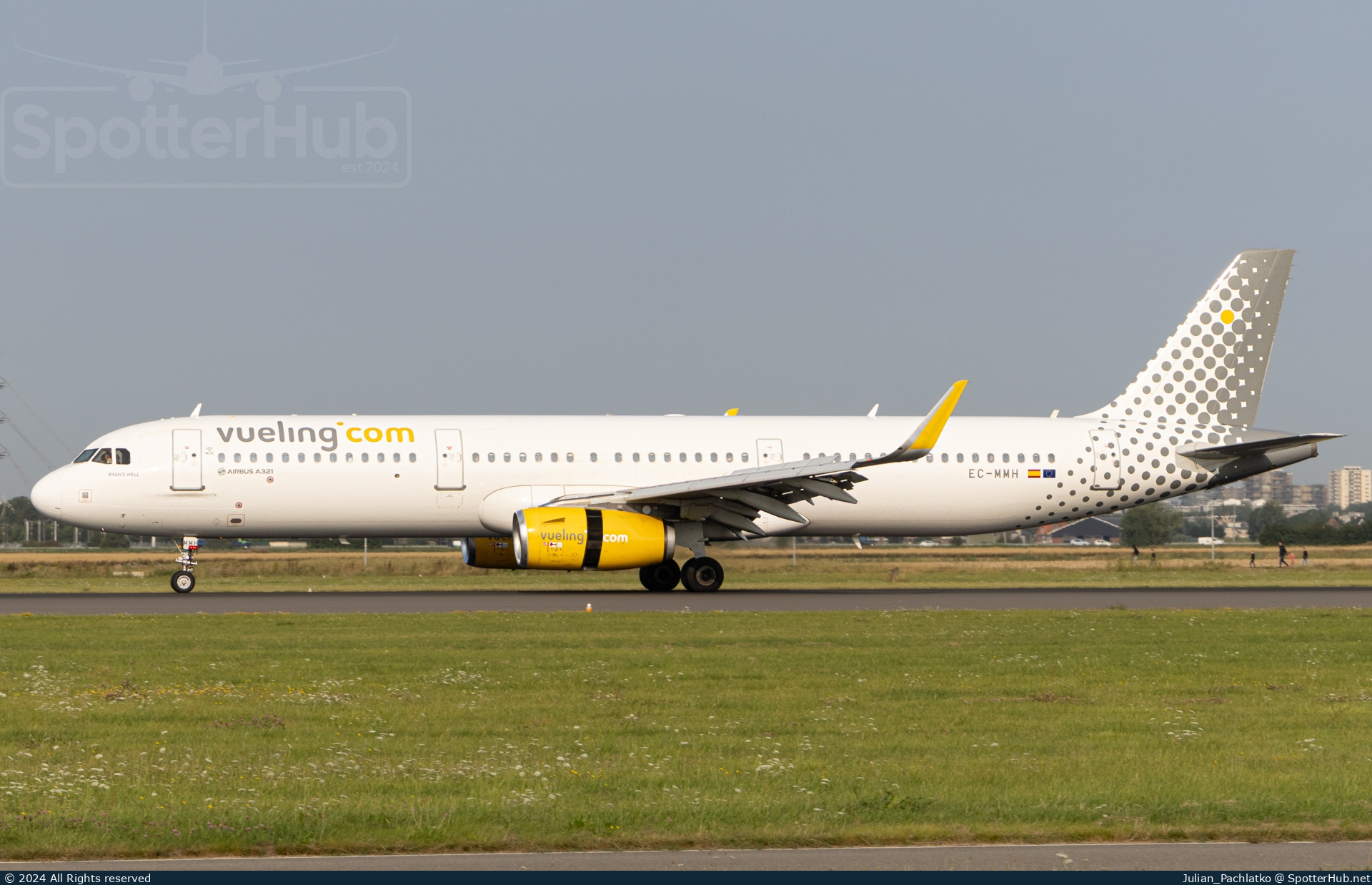 Photo of EC-MMH - Airbus A321-231 operated by Vueling