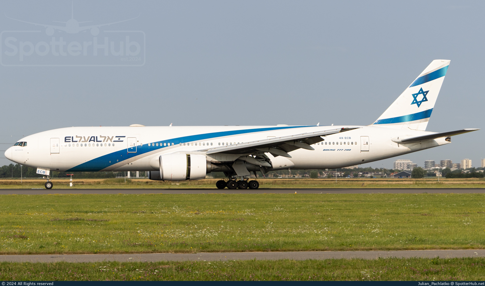 Photo of 4X-ECB - Boeing 777-258(ER) operated by El Al Israel Airlines