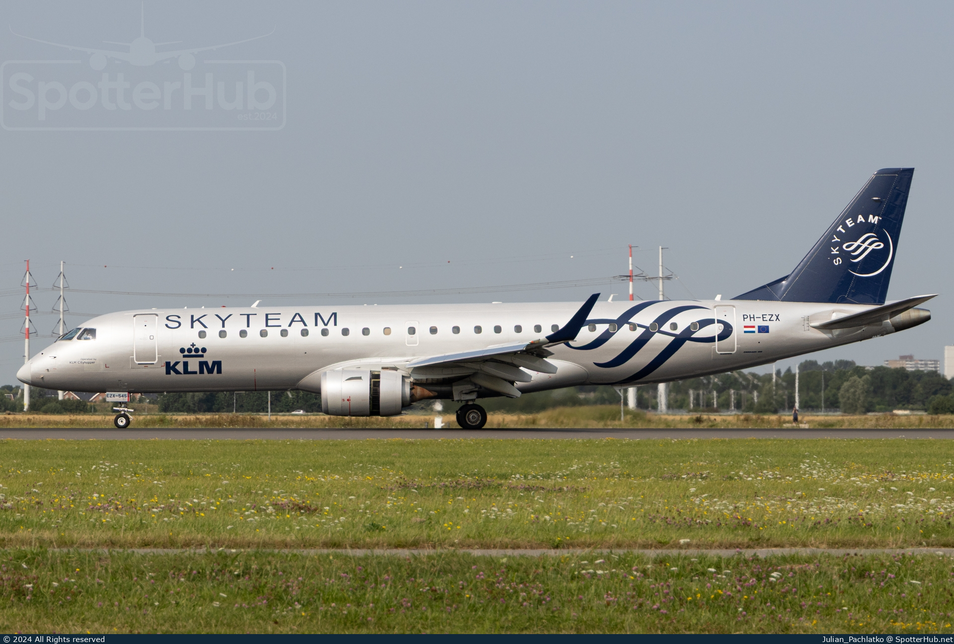 Photo of PH-EZX - Embraer ERJ-190STD operated by KLM Cityhopper