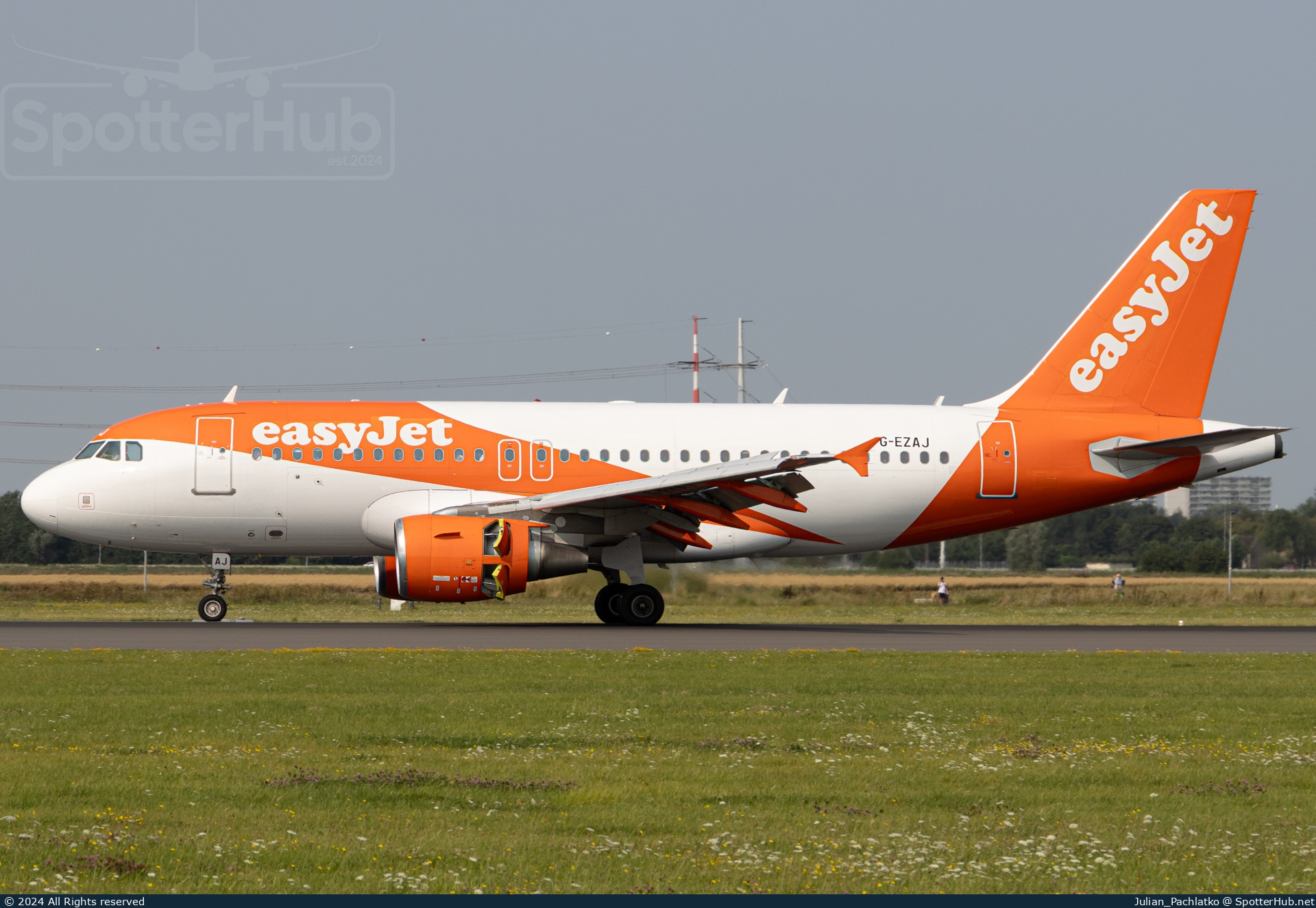 Photo of G-EZAJ - Airbus A319-111 operated by easyJet