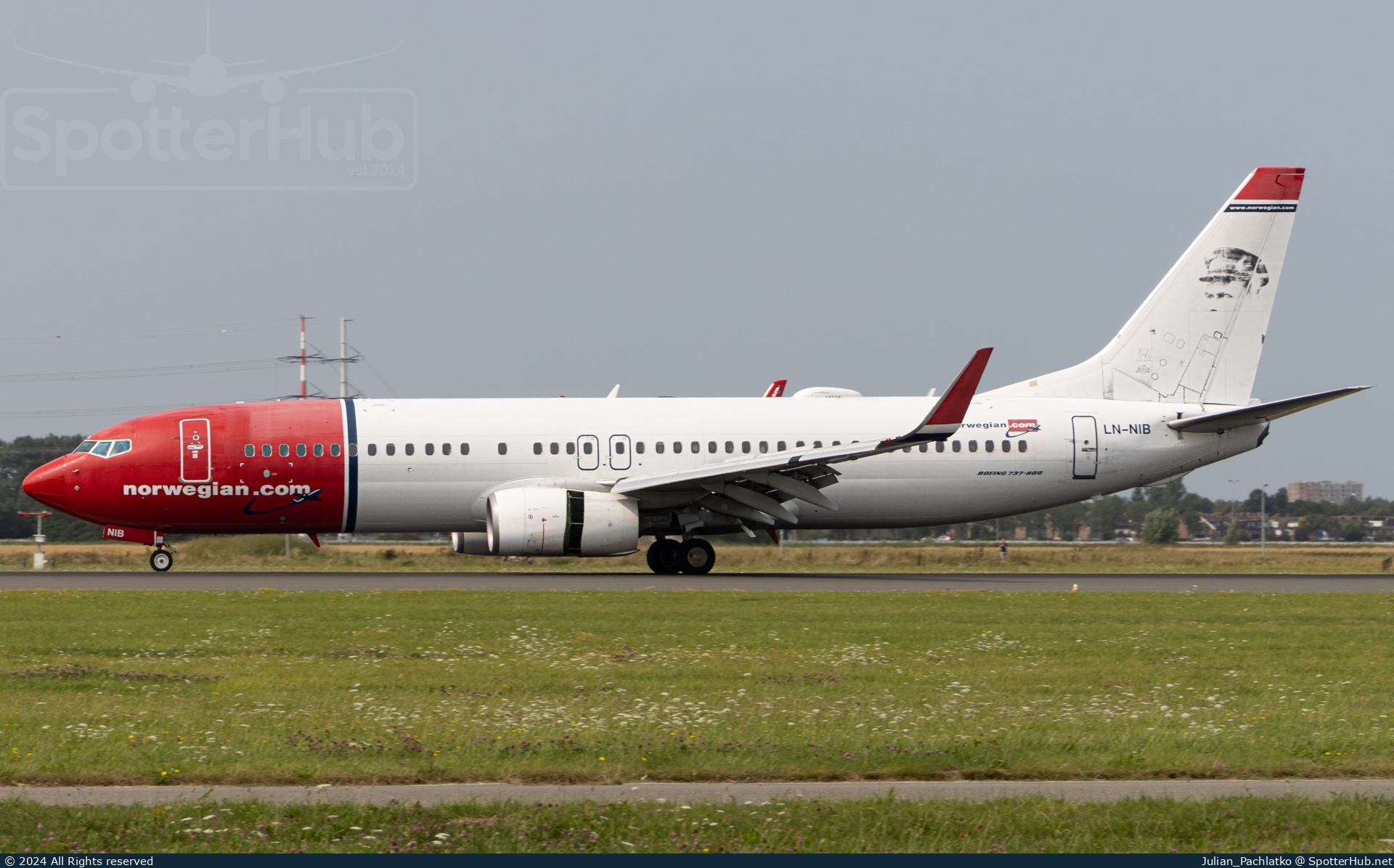 Photo of LN-NIB - Boeing 737-86J operated by Norwegian Air Shuttle