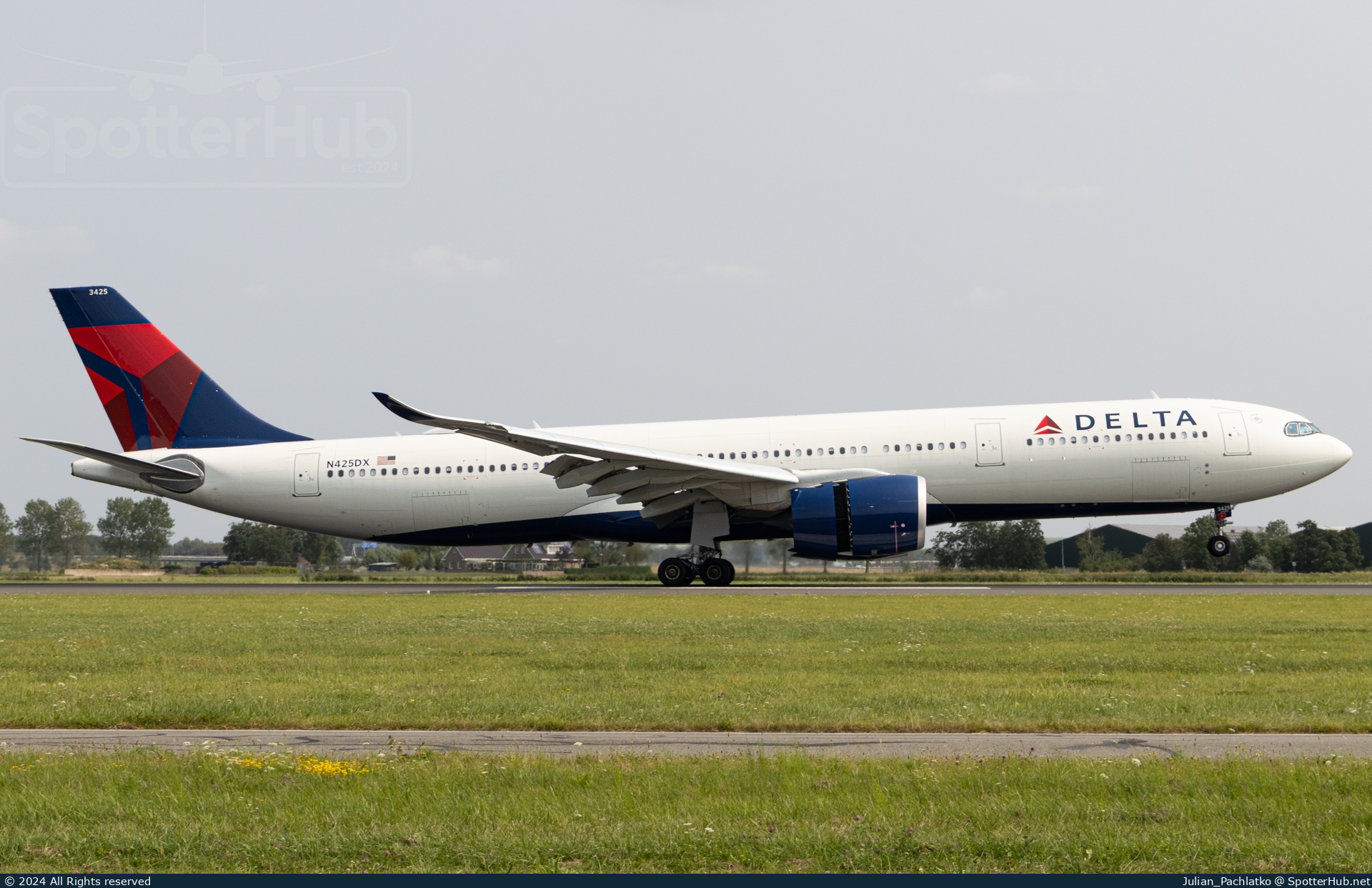 Photo of N425DX - Airbus A330-941 operated by Delta Air Lines