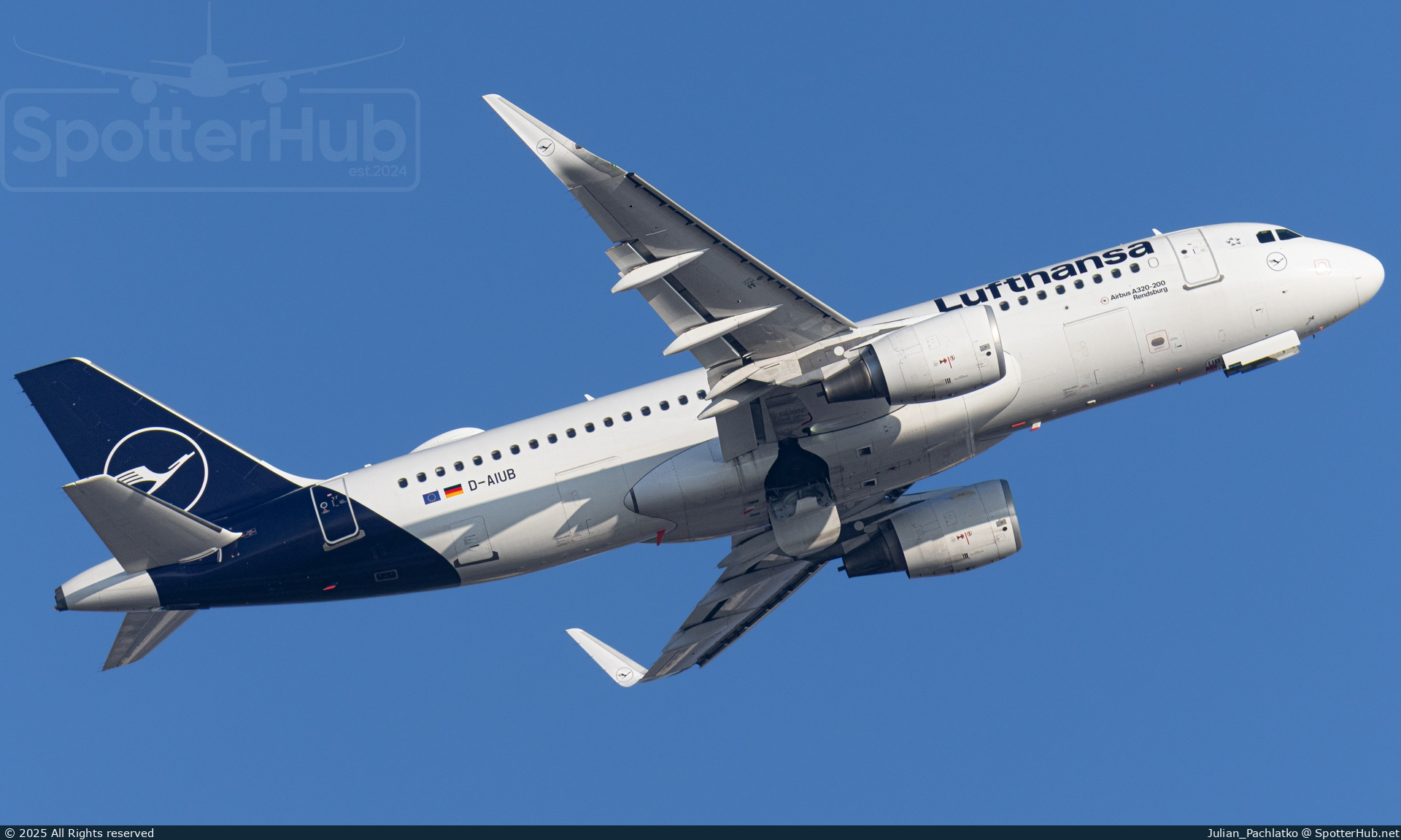 Photo of D-AIUB - Airbus A320-214 operated by Lufthansa