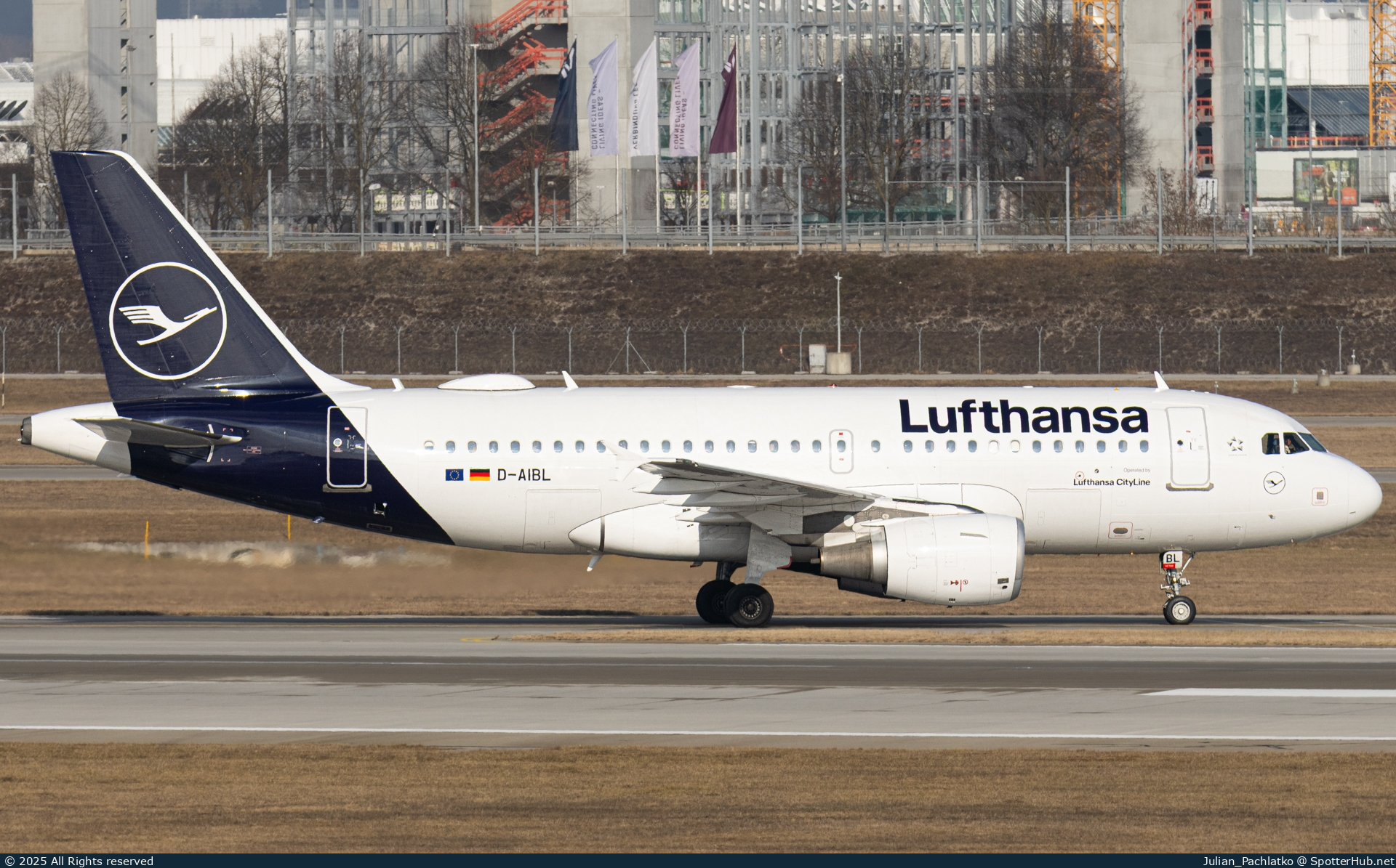 Photo of D-AIBL - Airbus A319-112 operated by Lufthansa CityLine