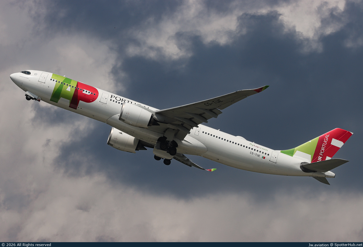 Photo of CS-TUE - Airbus A330-941 operated by TAP Air Portugal