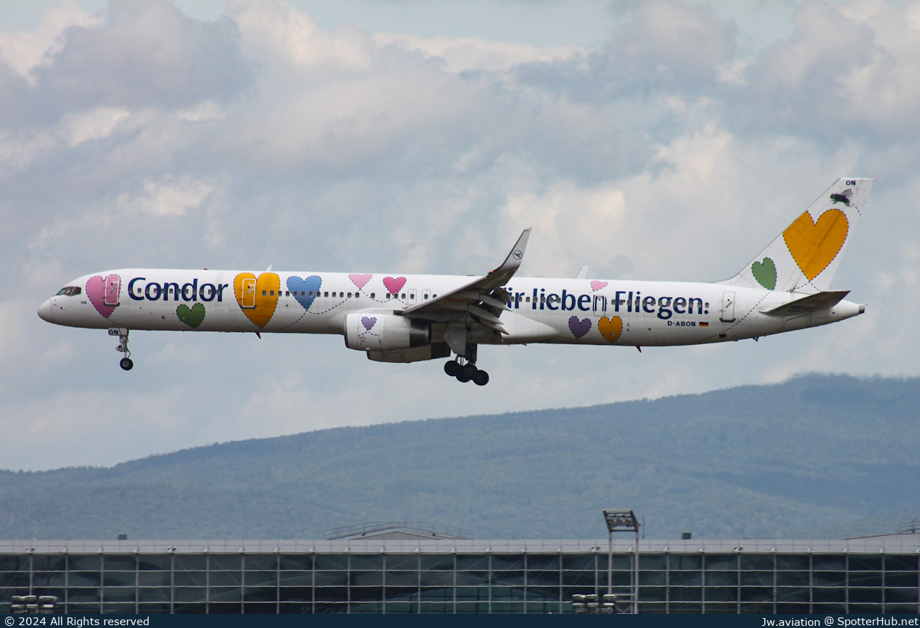Photo of D-ABON - Boeing 757-330 operated by Condor