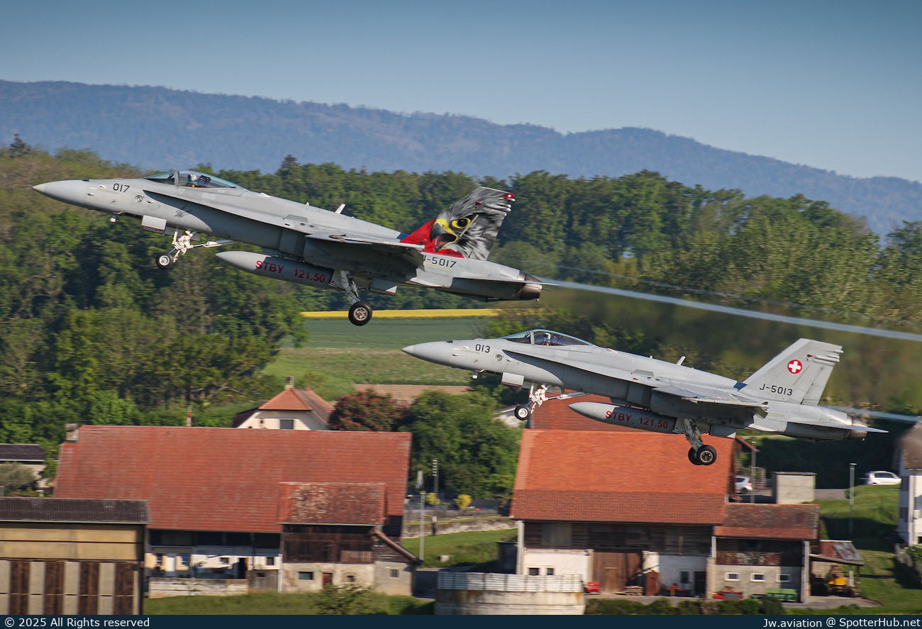 Photo of J-5013 - McDonnell Douglas F/A-18C Hornet operated by Swiss Air Force