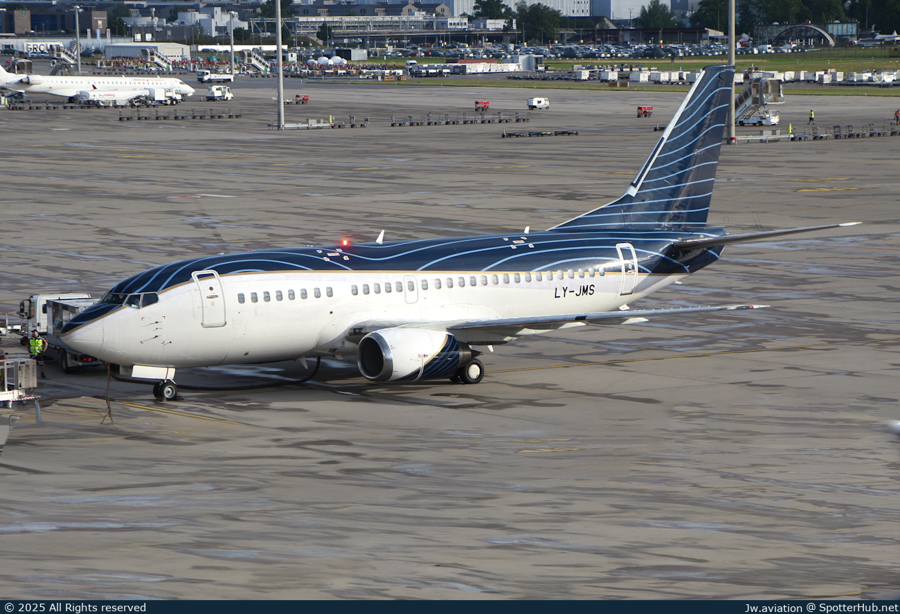 Photo of LY-JMS - Boeing 737-522 operated by KlasJet