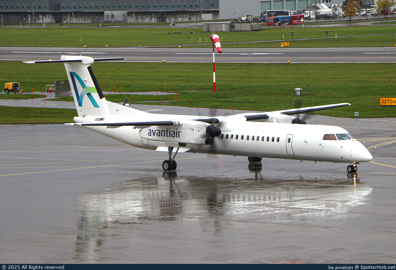 Photo of D-AASG - Bombardier DHC-8-402 Dash 8 Q400 operated by Avanti Air