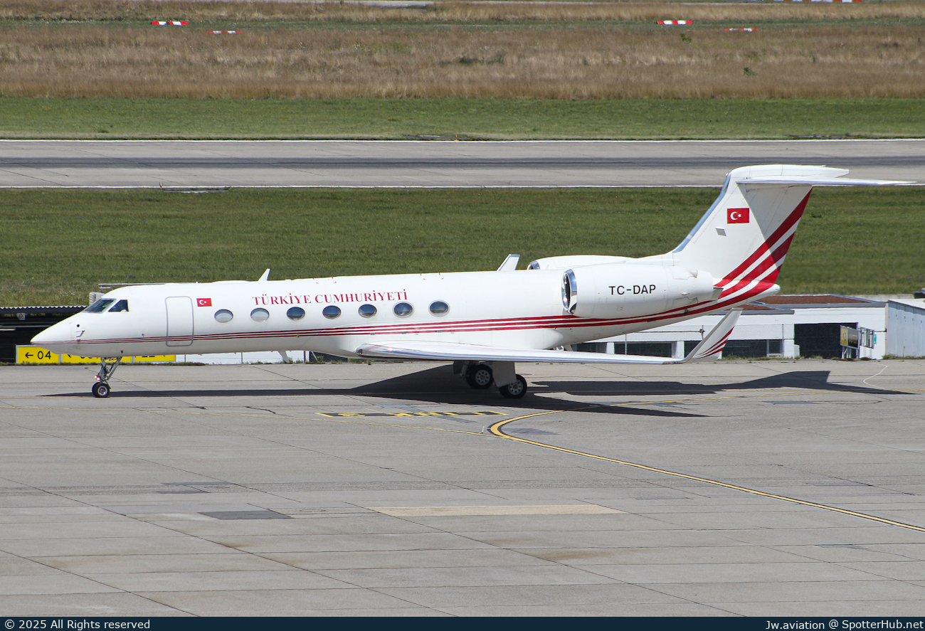 Photo of TC-DAP - Gulfstream GV-SP (G550) operated by Turkish Air Force