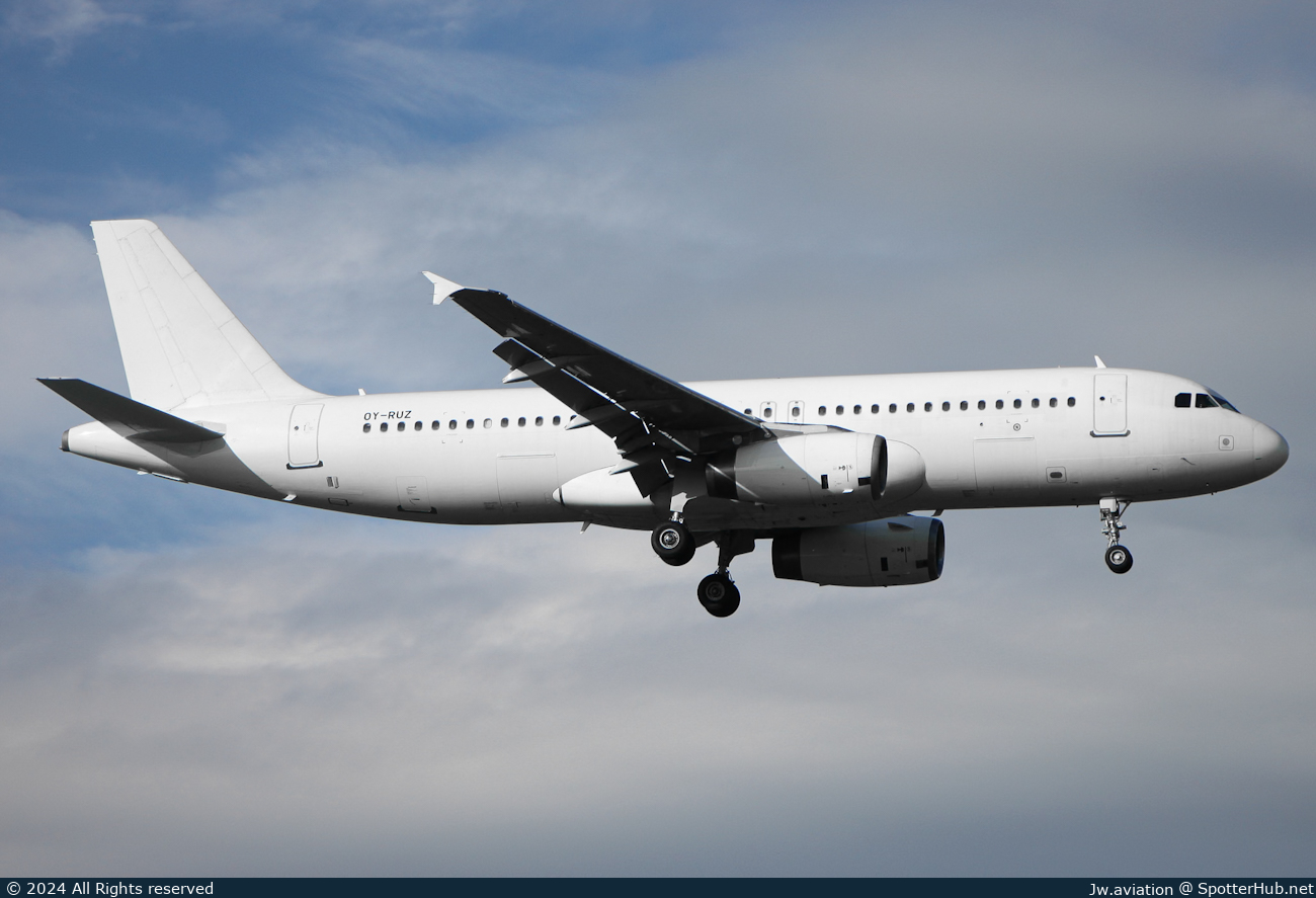 Photo of OY-RUZ - Airbus A320-232 operated by DAT Danish Air Transport