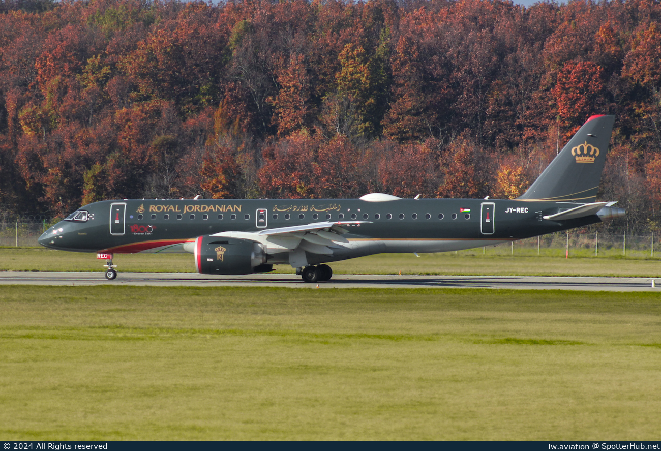 Photo of JY-REC - Embraer ERJ-190-E2 operated by Royal Jordanian Airlines