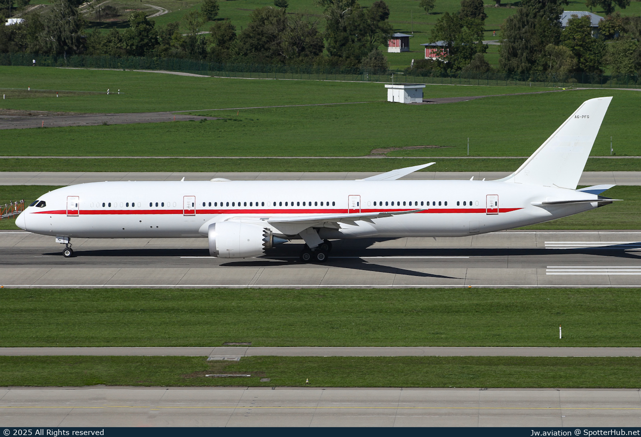 Photo of A6-PFG - Boeing 787-9 Dreamliner operated by United Arab Emirates Presidential Flight
