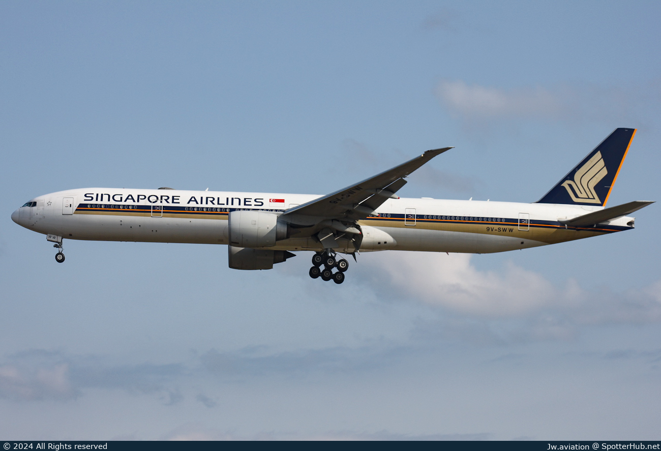 Photo of 9V-SWW - Boeing 777-312(ER) operated by Singapore Airlines
