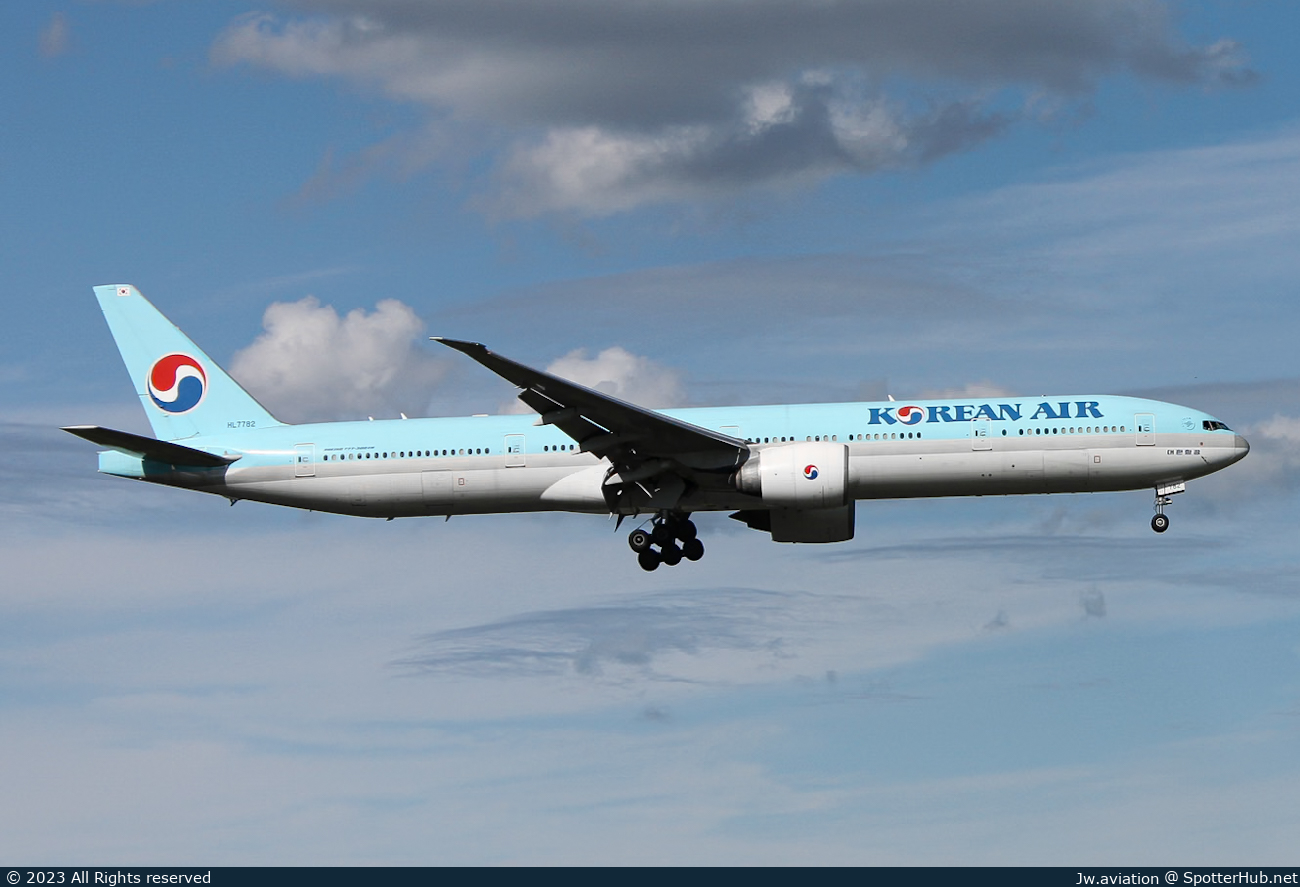 Photo of HL7782 - Boeing 777-3B5(ER) operated by Korean Air