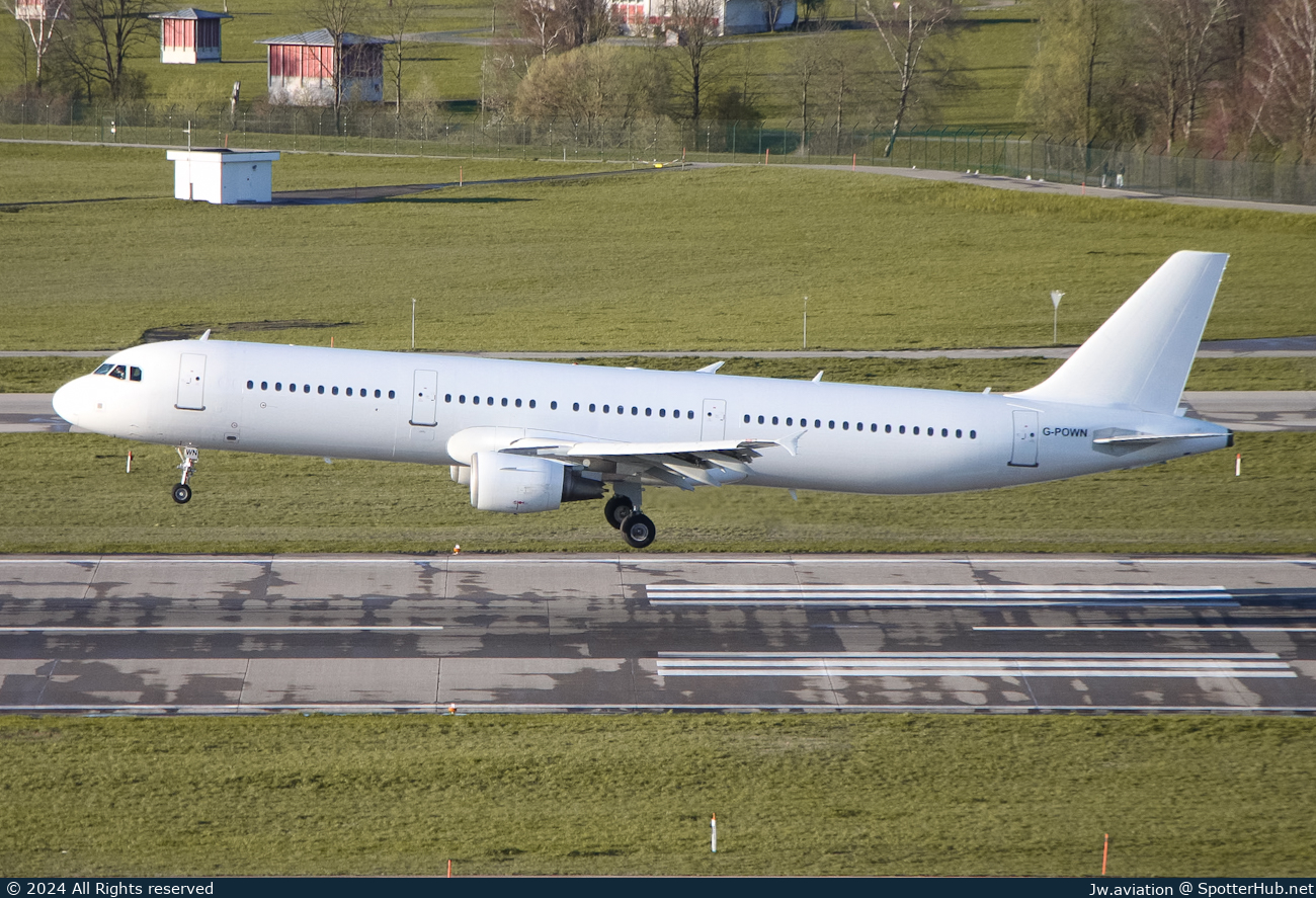 Photo of G-POWN - Airbus A321-211 operated by Titan Airways