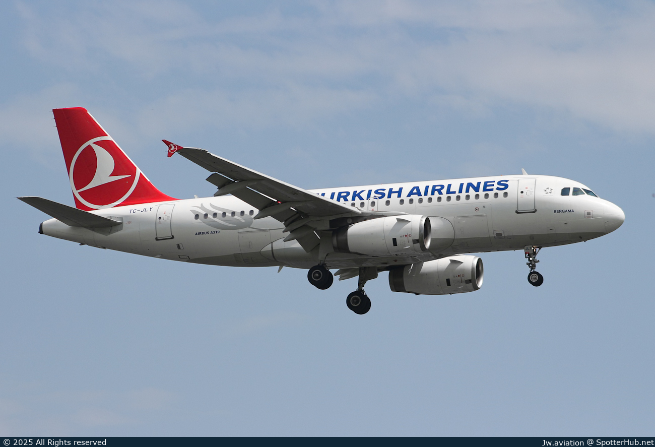 Photo of TC-JLY - Airbus A319-132 operated by Turkish Airlines