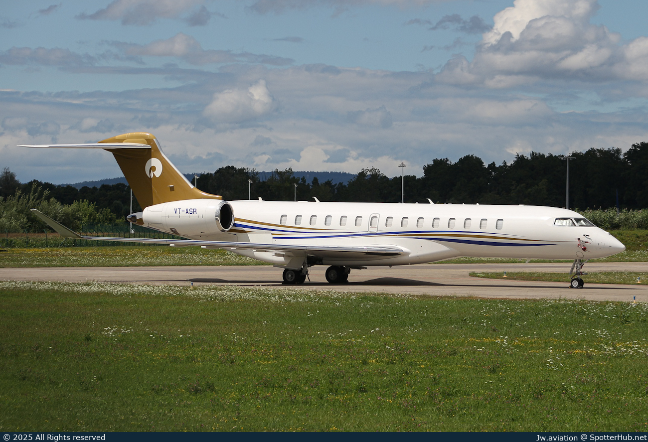 Photo of VT-ASR - Bombardier Global 7500 operated by Reliance Industries