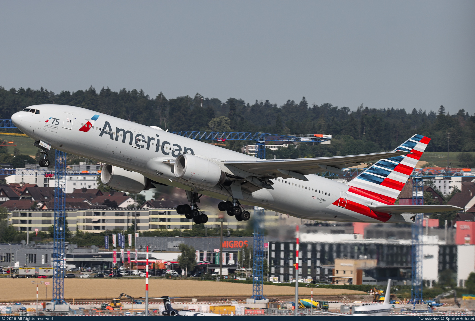 Photo of N751AN - Boeing 777-223(ER) operated by American Airlines