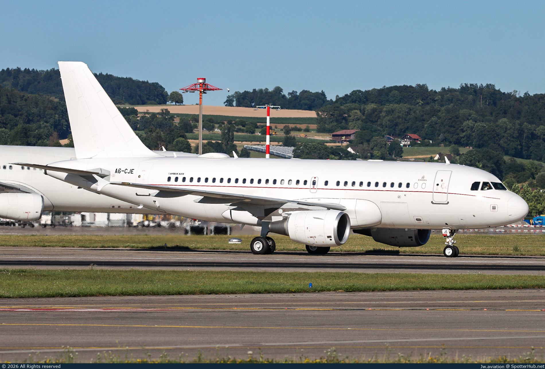 Photo of A6-CJE - Airbus A319-115(CJ) operated by Emirates Executive