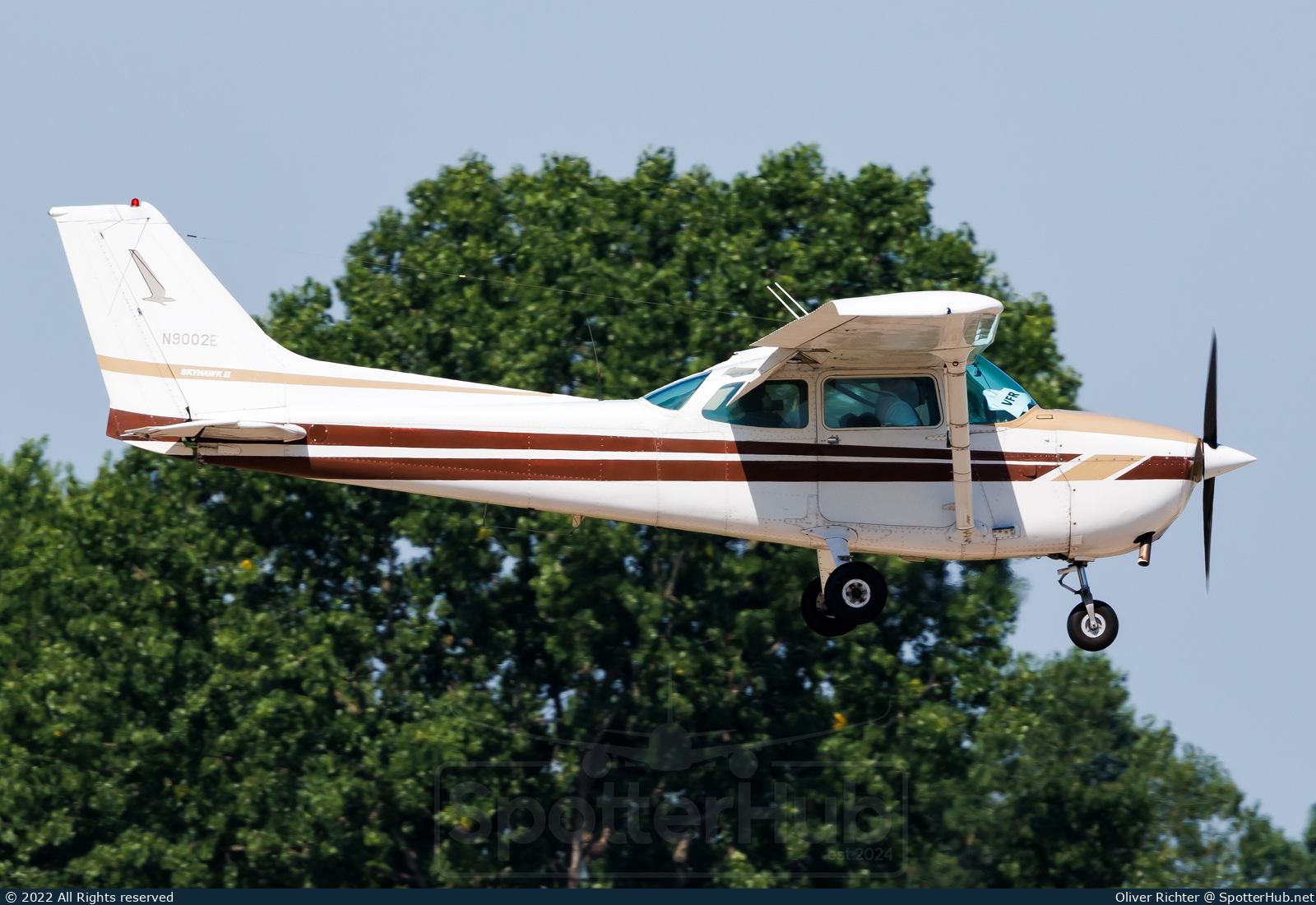 Photo of N9002E - Cessna 172N Skyhawk II operated by Wisconsin Aviation
