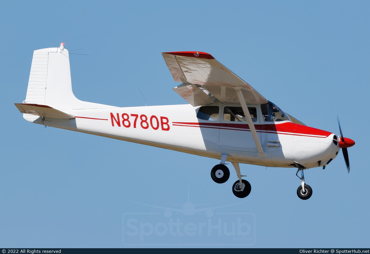 Photo of N8780B - Cessna 172 operated by Private