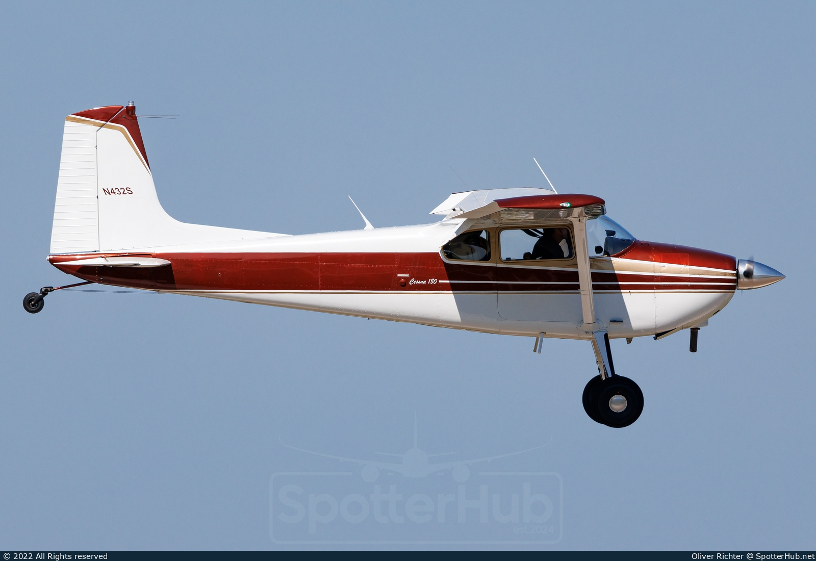 Photo of N432S - Cessna 180A Skywagon operated by Private