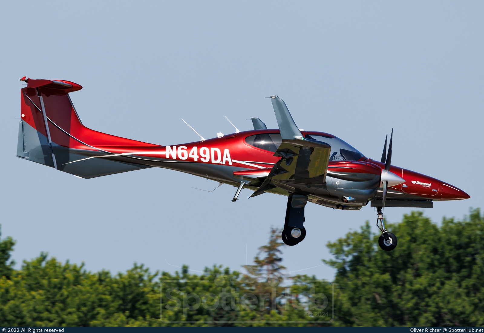 Photo of N649DA - Diamond DA42-VI Twin Star operated by Diamond Aircraft