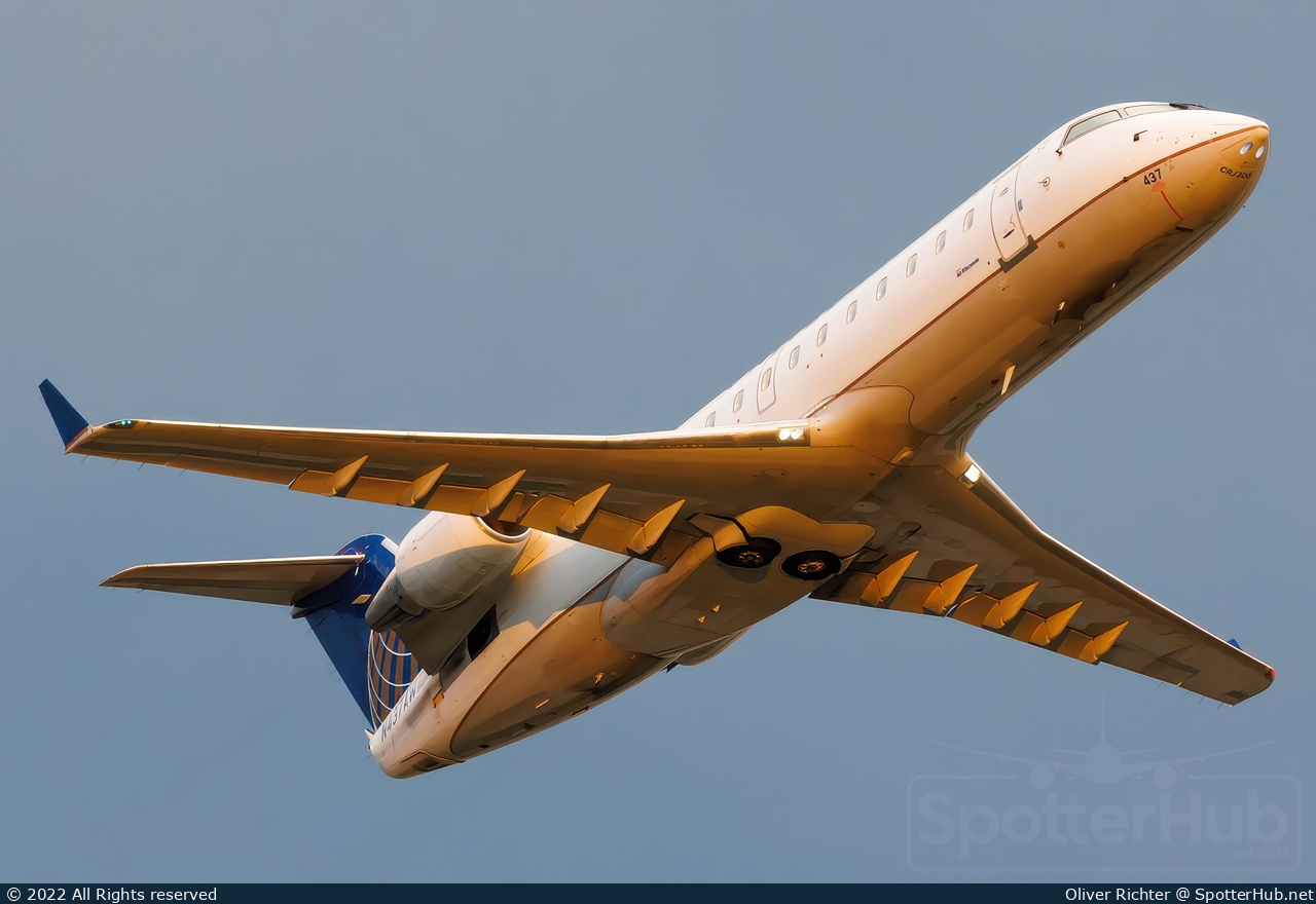 Photo of N437AW - Bombardier CRJ-200LR operated by United Express (opb Air Wisconsin)