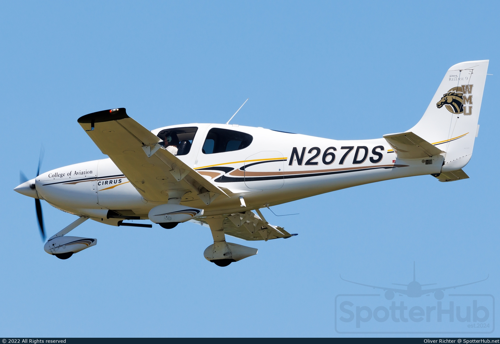 Photo of N267DS - Cirrus SR20 G2 operated by Western Michigan University College of Aviation