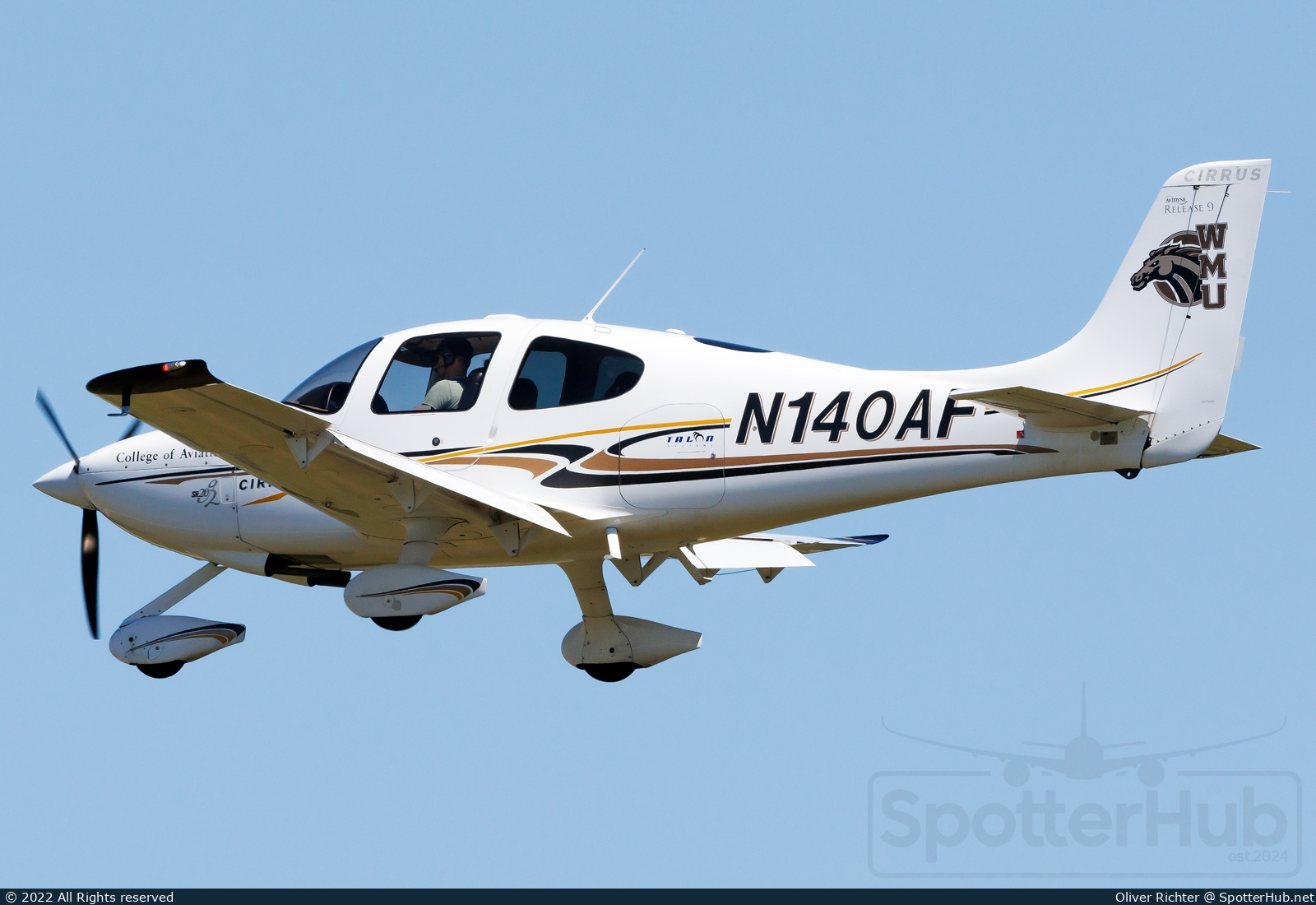 Photo of N140AF - Cirrus SR20 G2 operated by Western Michigan University College of Aviation