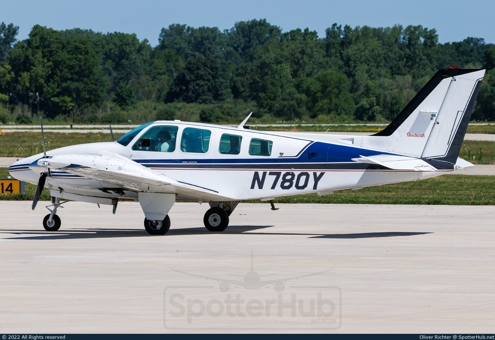 Photo of N780Y - Beechcraft 58 Baron operated by Private