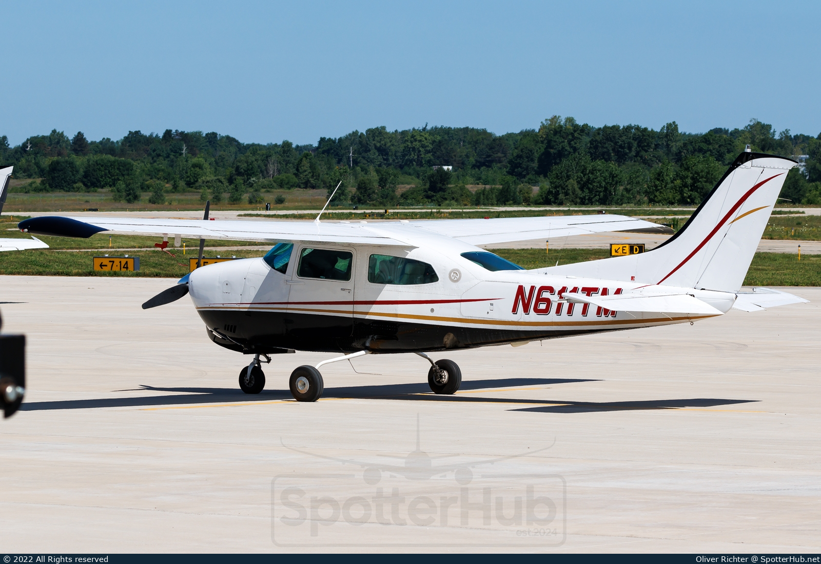 Photo of N611TM - Cessna 210N Centurion operated by West Michigan Skybirds