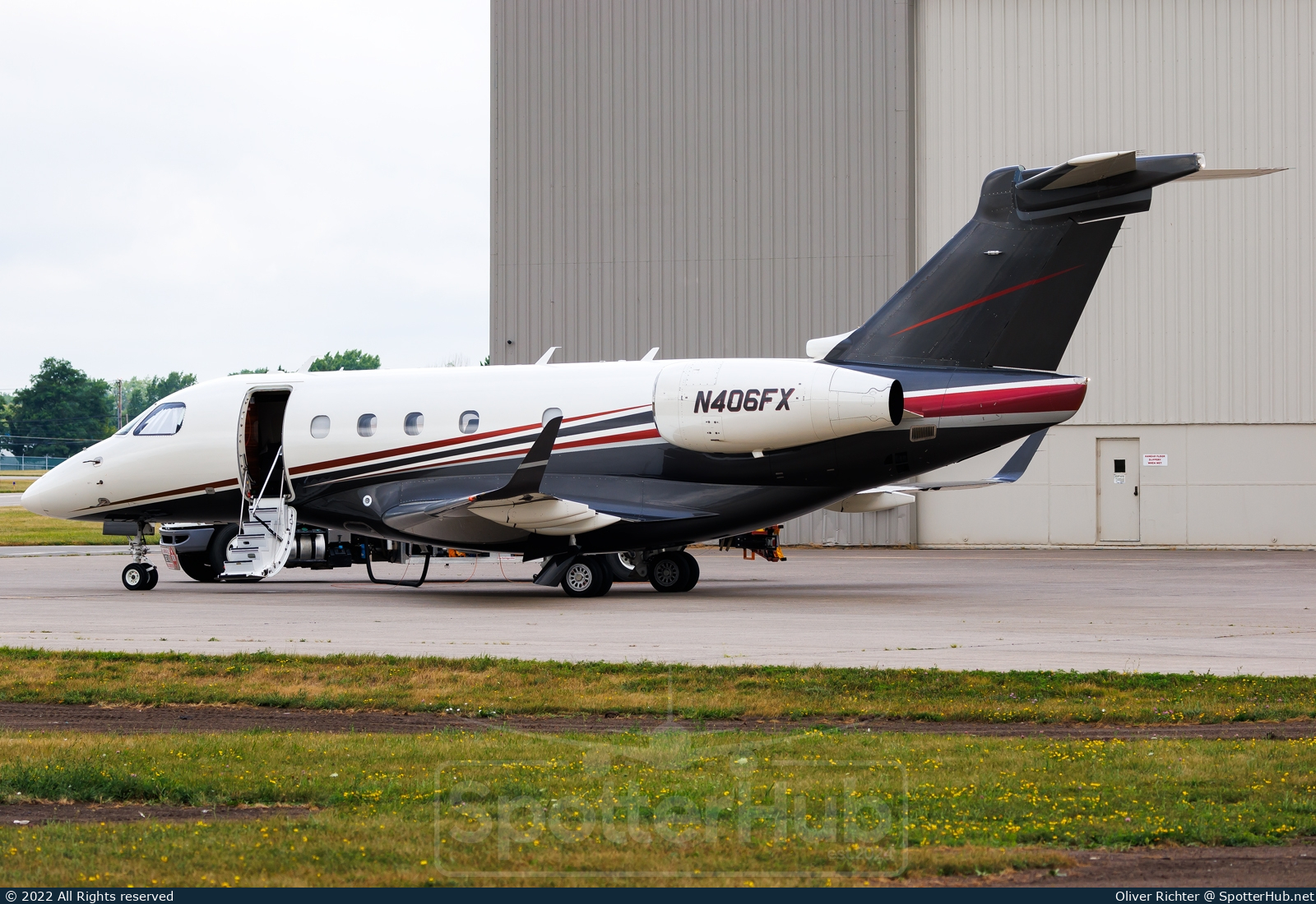 Photo of N406FX - Embraer Legacy 450 operated by Flexjet