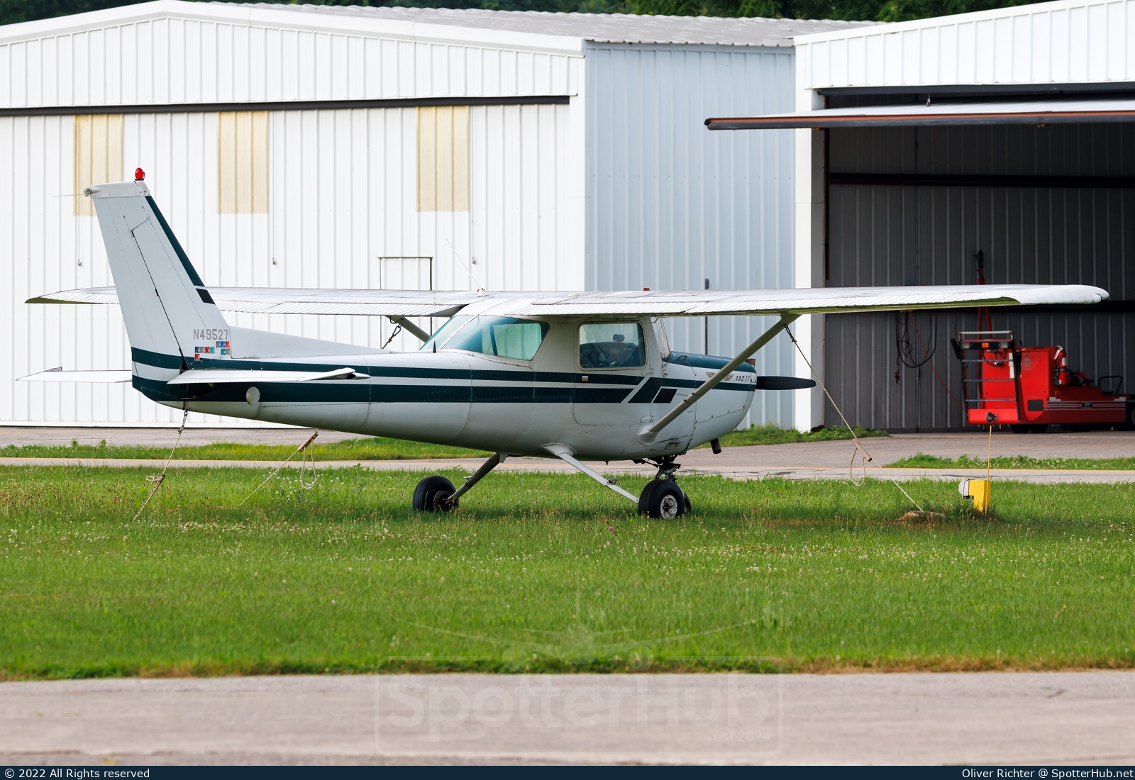 Photo of N49527 - Cessna 152 II operated by Private