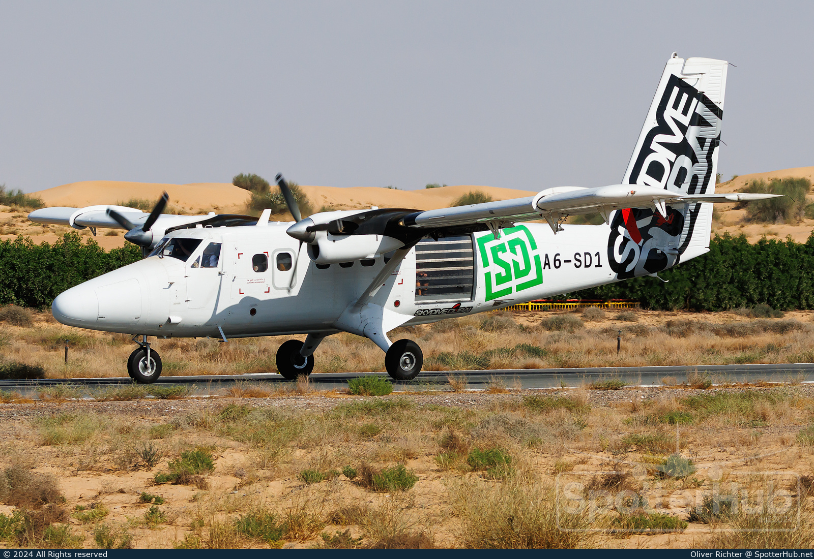Photo of A6-SD1 - Viking DHC-6-400 Twin Otter operated by SkyDive Dubai