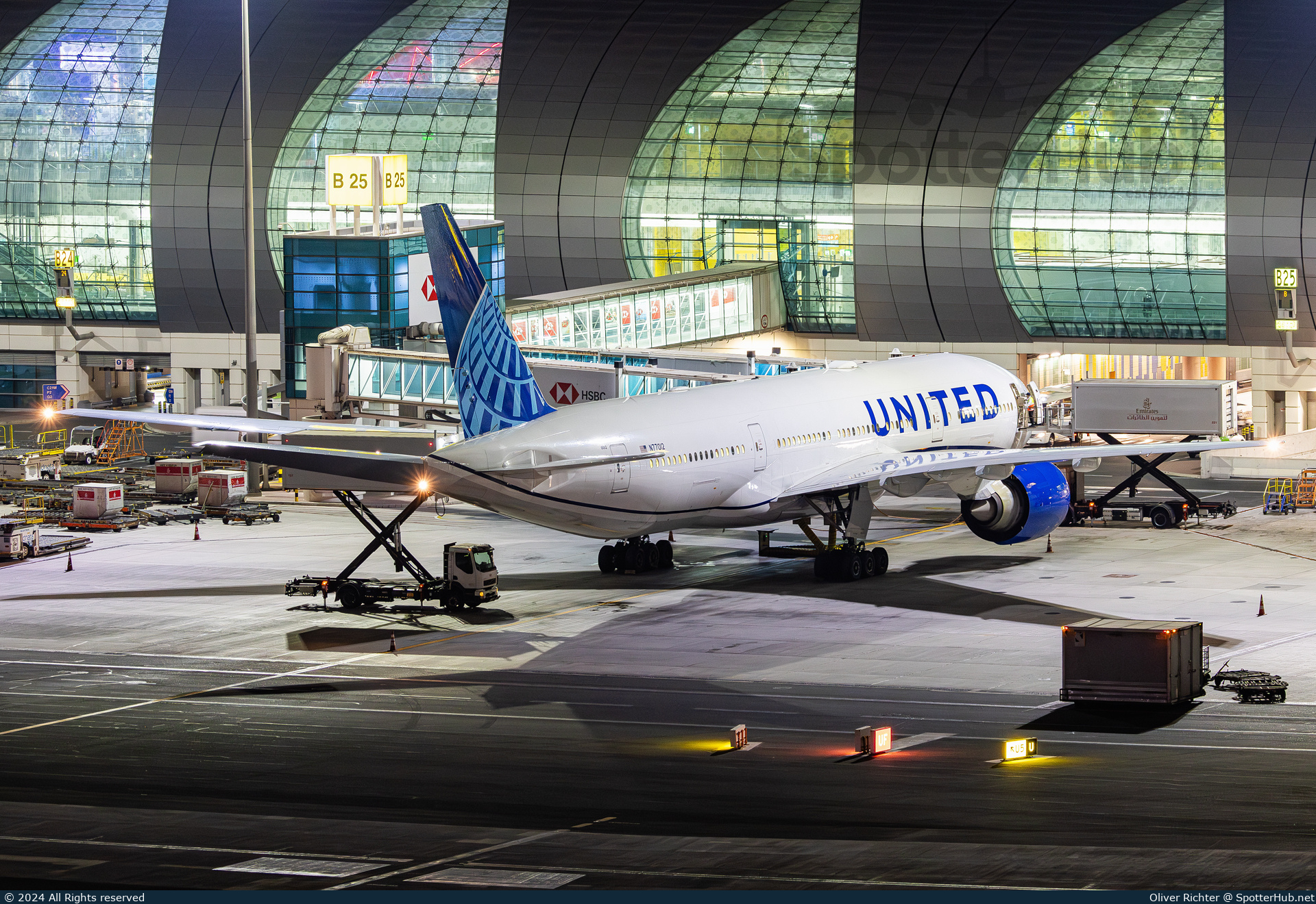 Photo of N77012 - Boeing 777-224(ER) operated by United Airlines