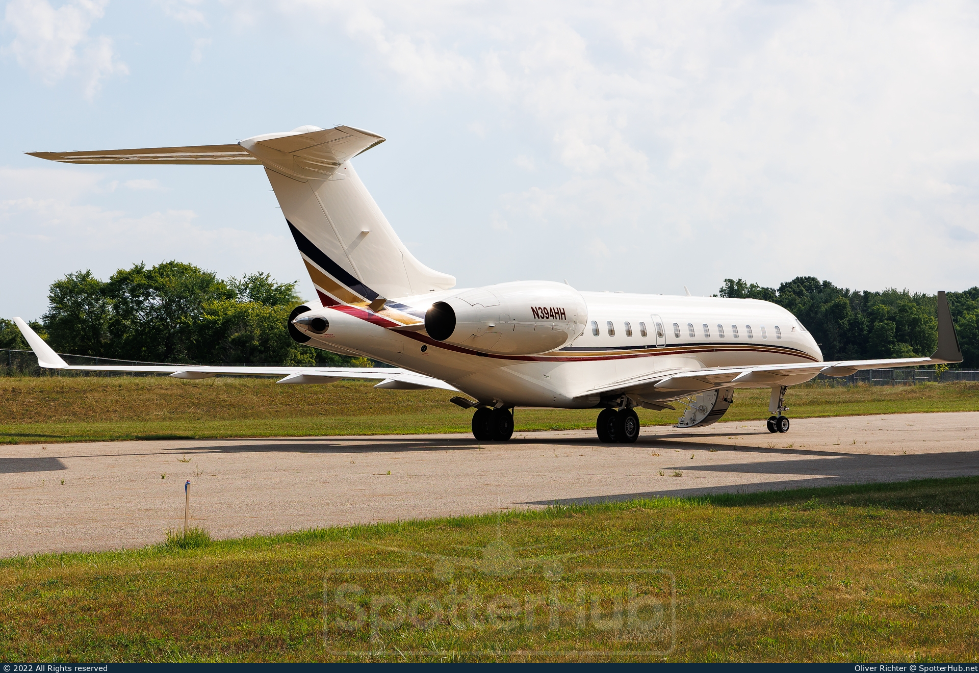 Photo of N394HH - Bombardier Global 5000 operated by Private