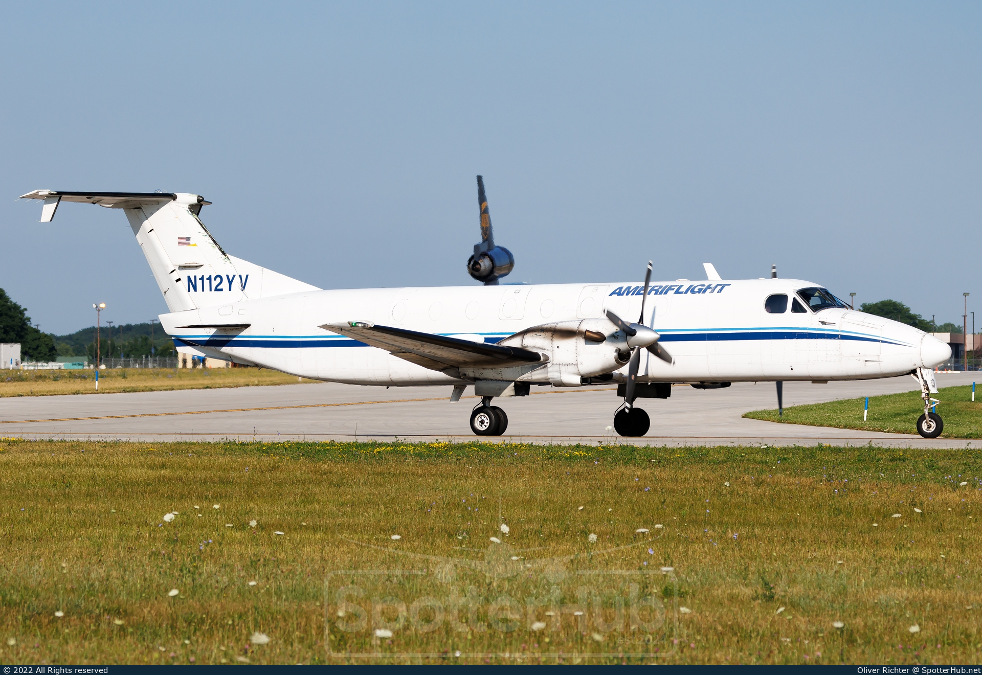 Photo of N112YV - Beechcraft 1900C operated by Ameriflight