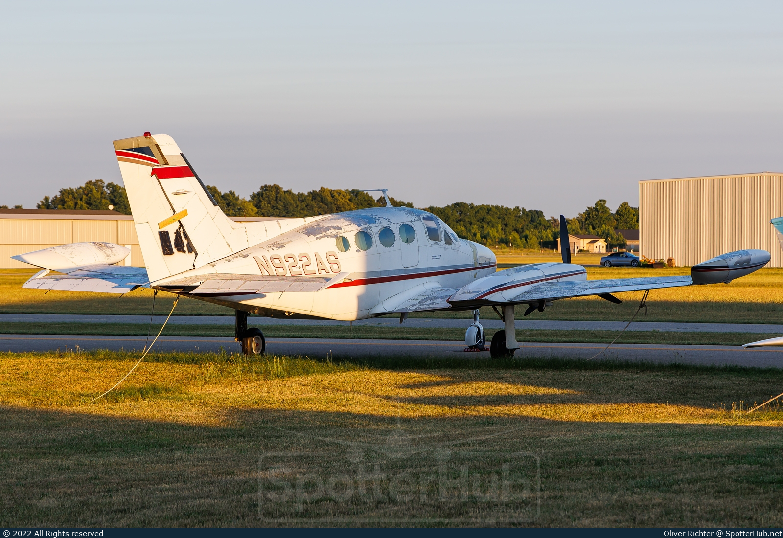 Photo of N922AS - Cessna 414 Chancellor operated by School of Missionary Aviation Technology