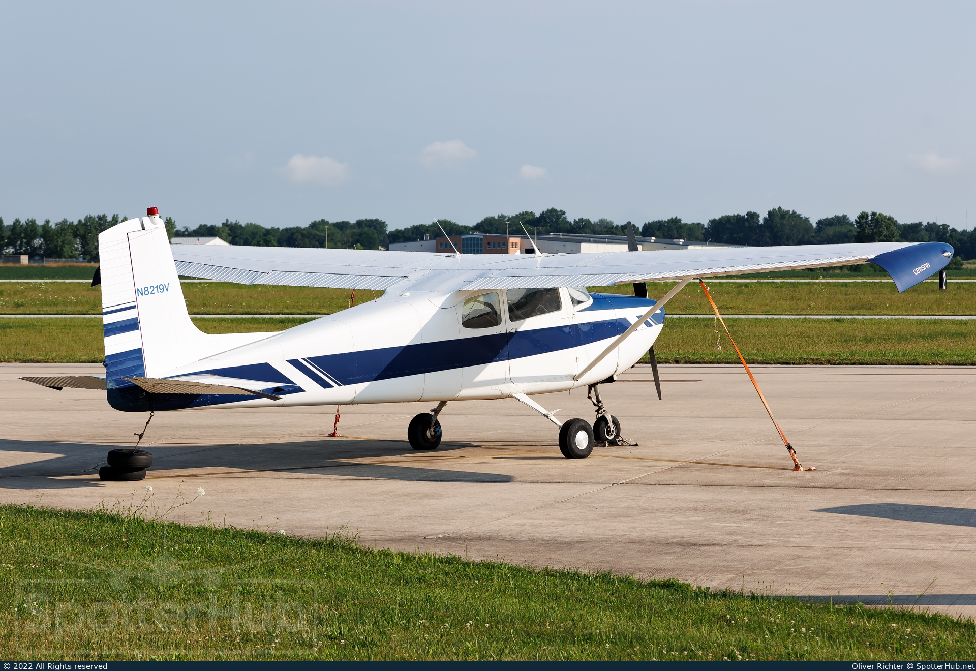 Photo of N8219V - Cessna 172 operated by Private