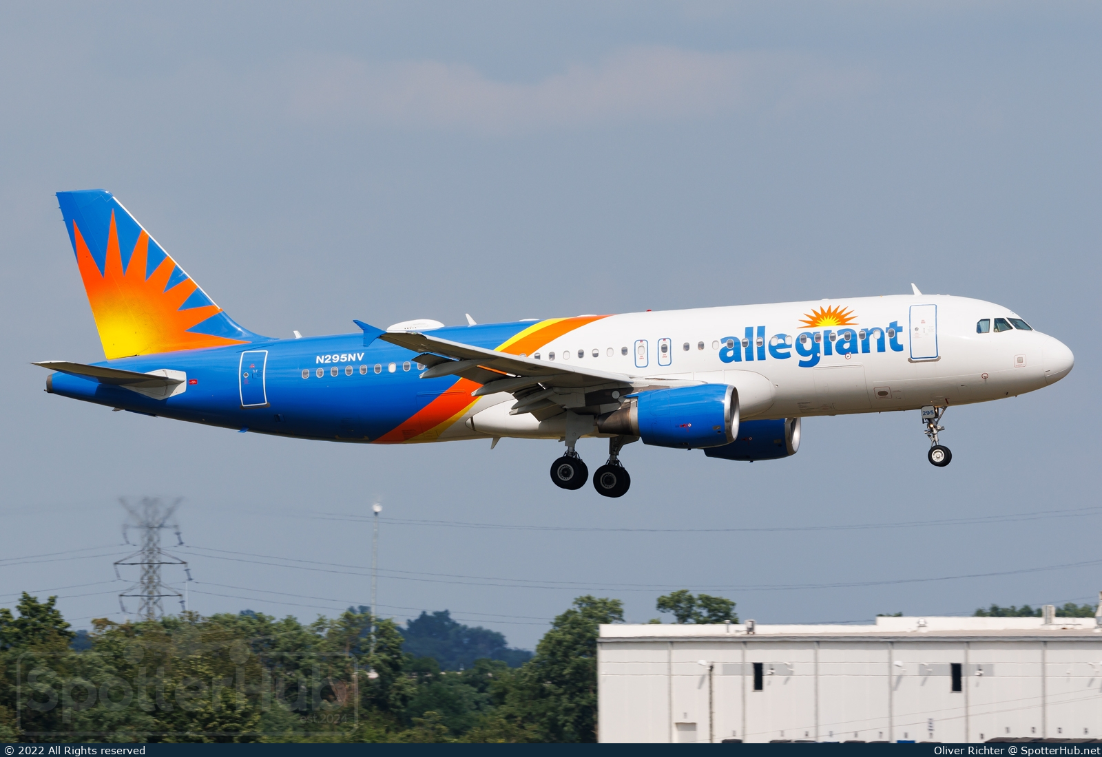 Photo of N295NV - Airbus A320-214 operated by Allegiant Air